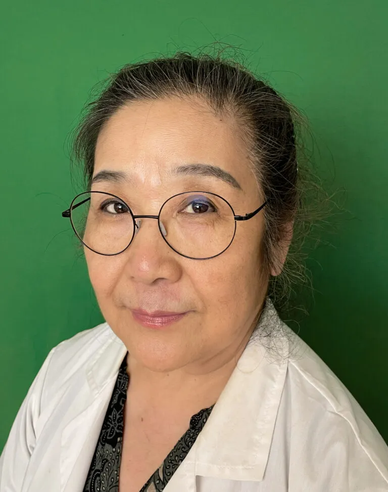 Yanping Wang, läkare i traditionell kinesisk medicin